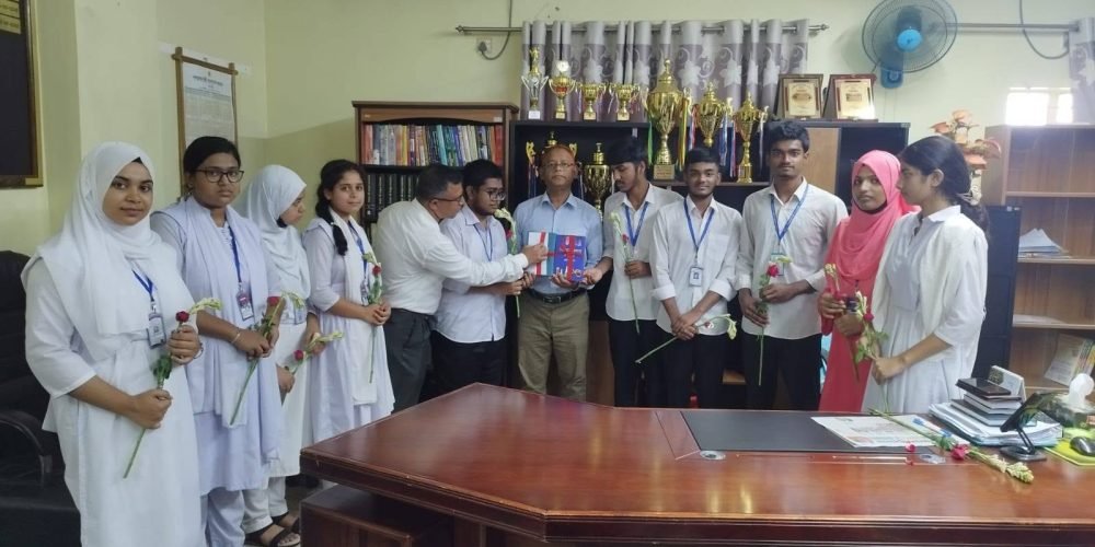 ৪৭তম বিজ্ঞান মেলায় প্রজেক্ট উপস্থাপনাযপ্রথম স্থান অর্জন করেছে সরকারি মুকসুদপুর কলেজ। ় এই অসামান্য সাফল্যে বিজয়ীদের ফুলেল শুভেচ্ছা জানিয়েছেন অধ্যক্ষ প্রফেসর মো: লুৎফর রহমান স্যার। সকলের জন্য শুভকামনা!